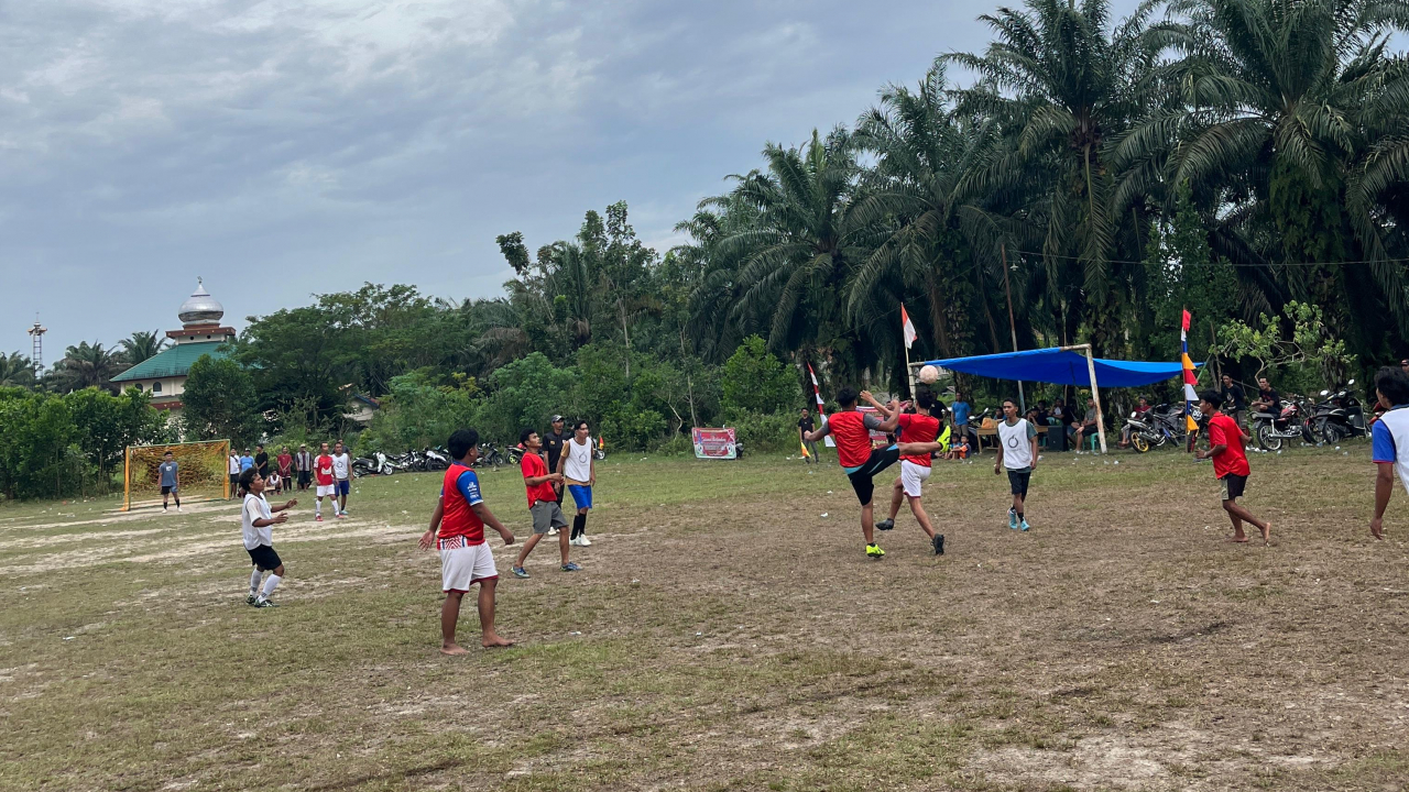 Semarak HUT RI ke-79: Turnamen Sepak Bola di Kampung Lubuk Tilan