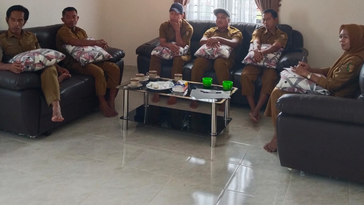 Rapat Koordinasi Perangkat Desa Sidodadi untuk Pelayanan Publik yang Optimal
