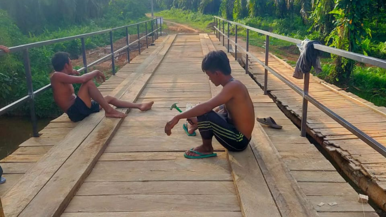 Pentingnya Infrastruktur bagi Kemajuan Desa: Studi Kasus Pembangunan Jembatan di Desa Baru Nalo