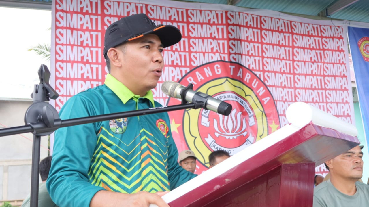 Pembukaan Open Turnamen Sepak Bola Karang Taruna CUP Desa Lidung