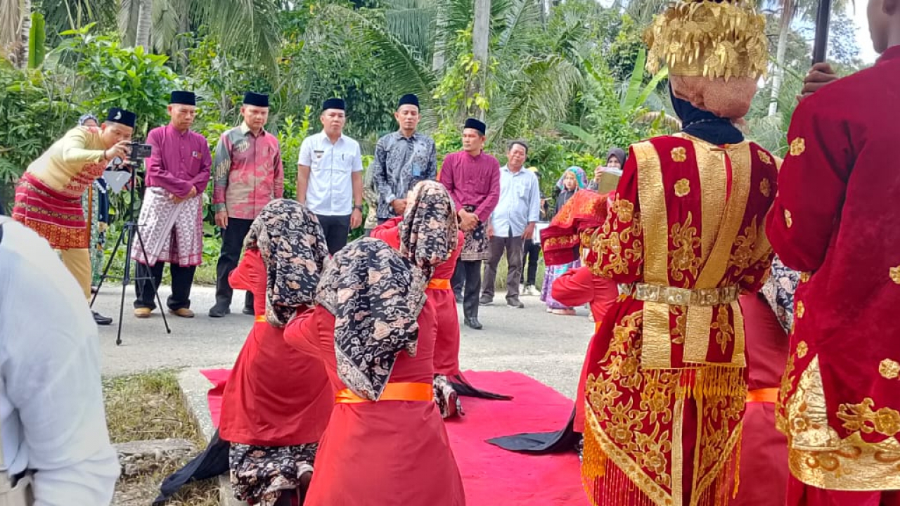Menghadiri Undangan Perpisahan Sekolah MI MTS Nurul Hidayah Desa Lidung