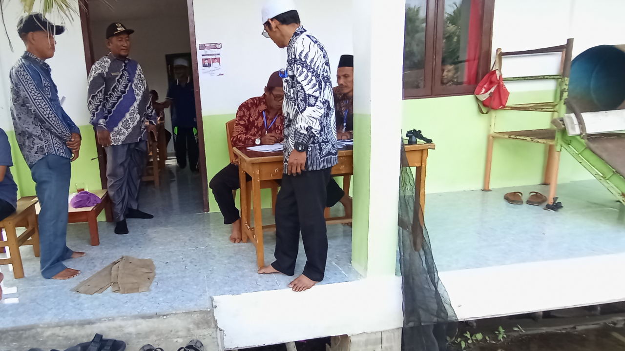 Kades Tinjau Langsung Pemilihan PAW BPD