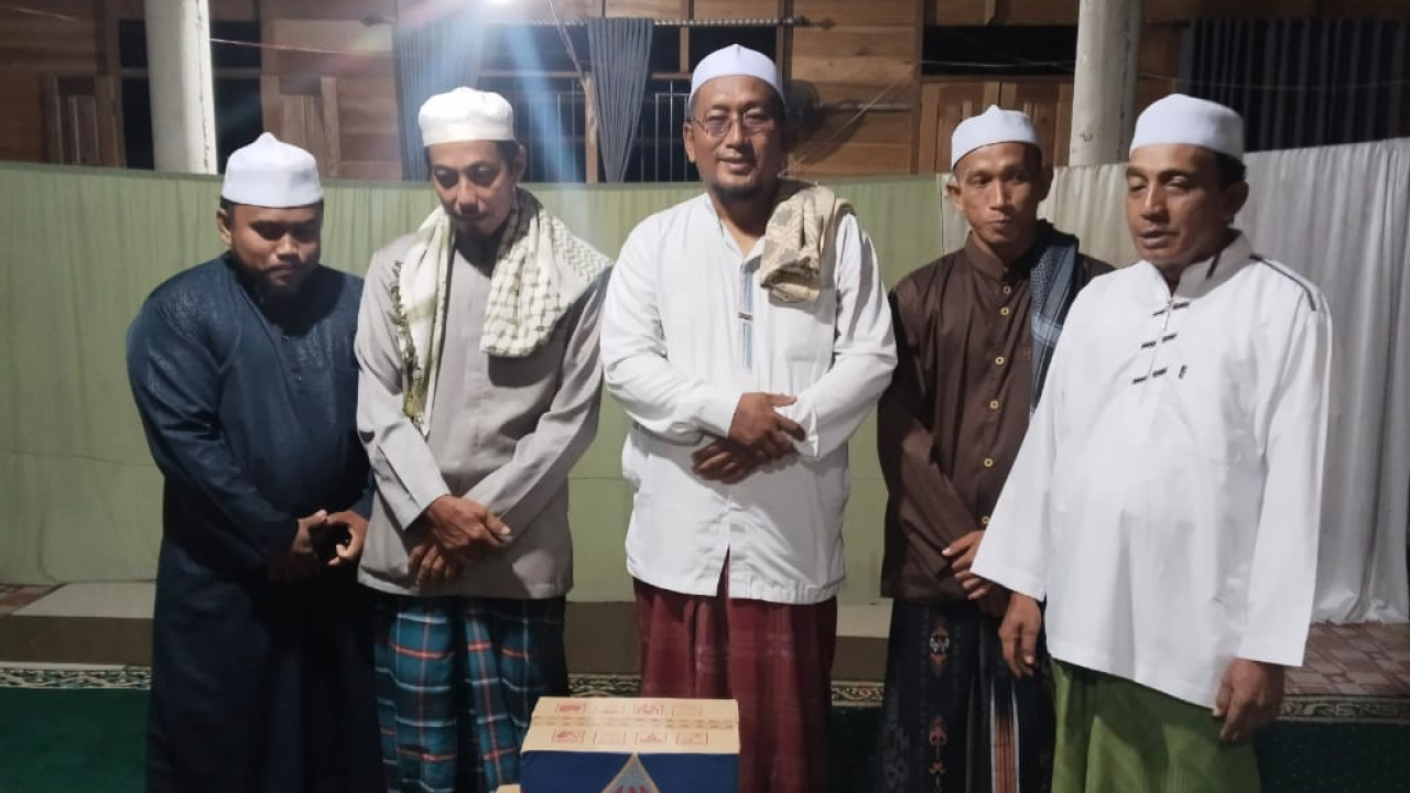Air Mineral: Bupati Bantu Warga Parit Pudin