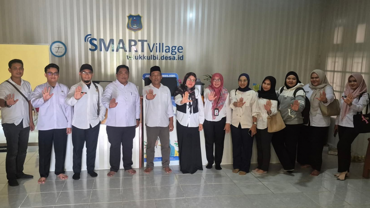 Inspektorat bersama Dinas PMD serta Diskominfo Tanjab Barat Kunjungi Desa Teluk Kulbi untuk Pembinaan Desa Anti Korupsi