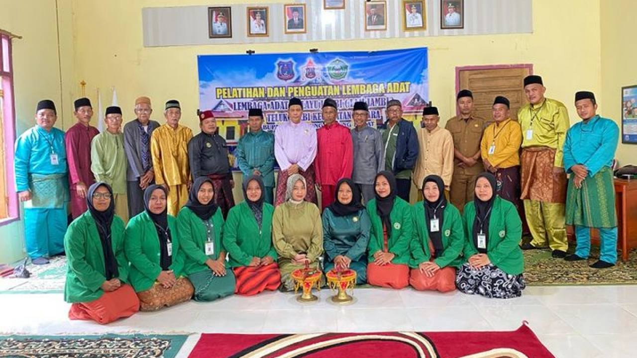 Pelatihan dan Penguatan Lembaga Adat Desa Teluk Kulbi: Membangun Kekuatan Tradisi untuk Masa Depan yang Lebih Baik