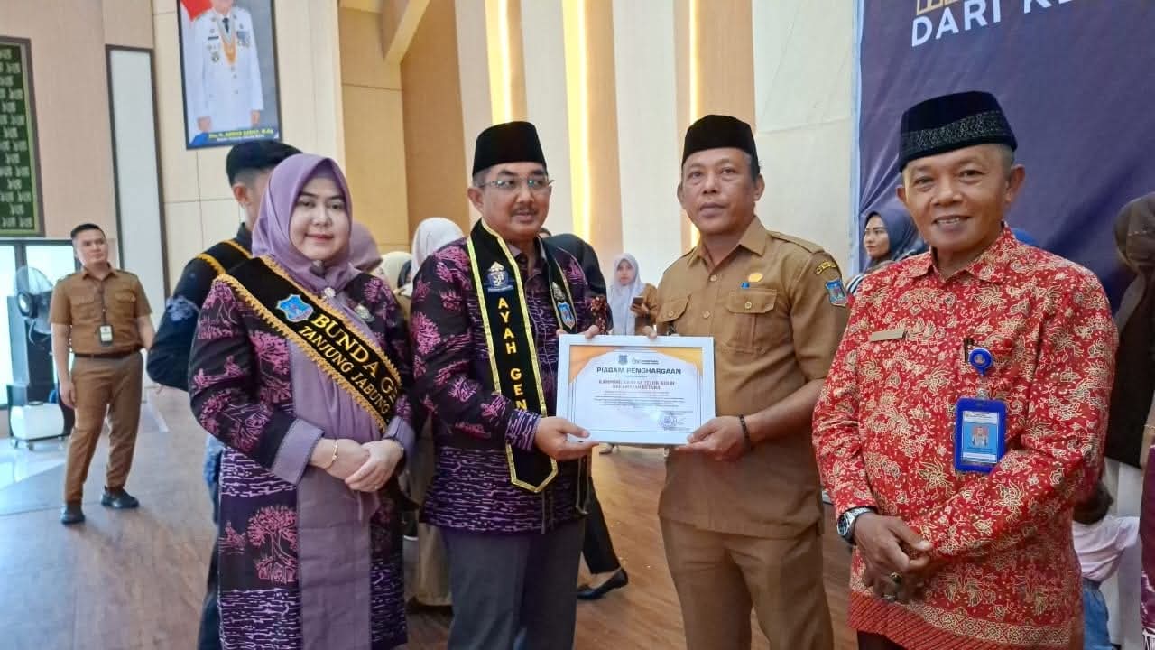 Desa Teluk Kulbi Raih Penghargaan Kampung KB pada Peringatan Hari Keluarga Nasional ke-32 Tahun 2025