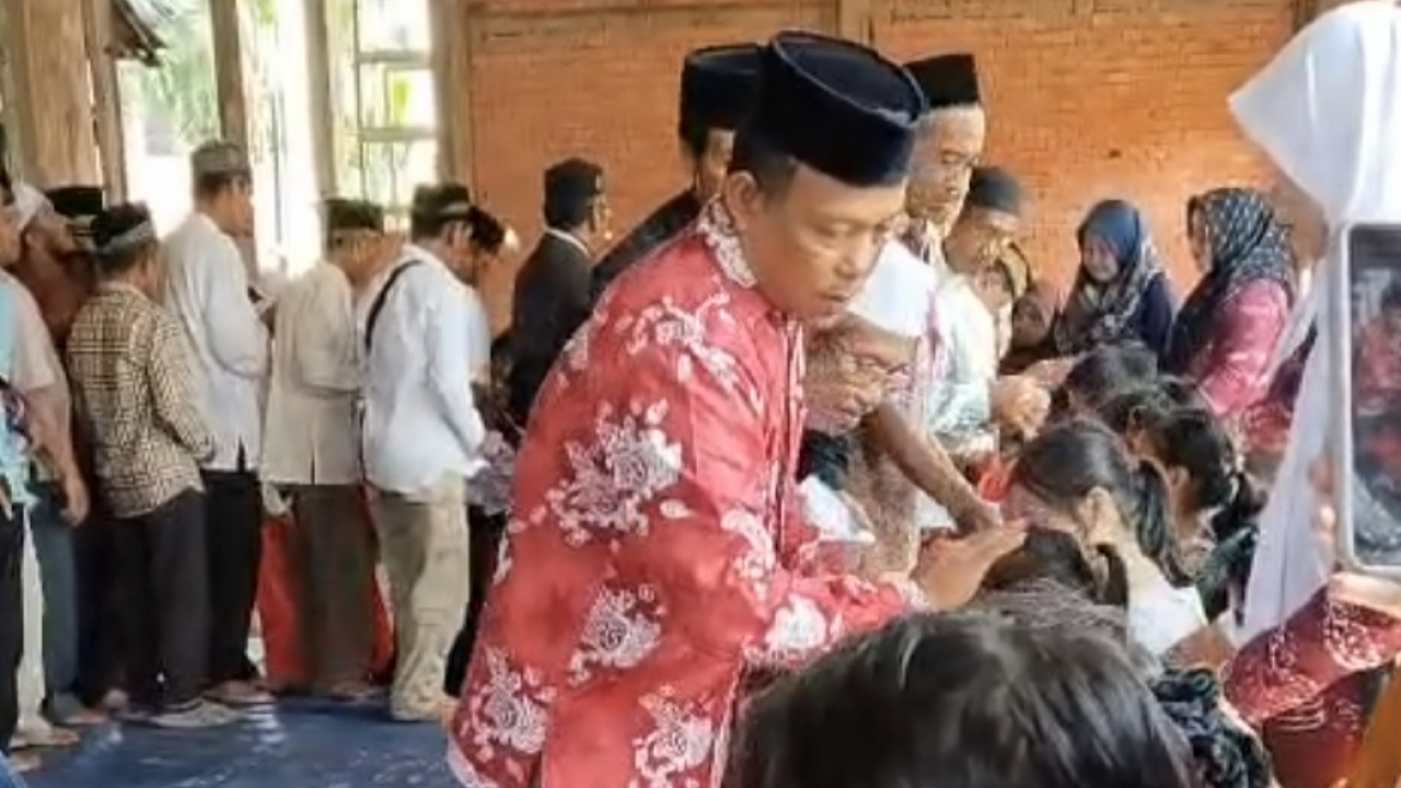 Santunan Anak Yatim di Desa Telukkulbi dalam Rangka 10 Muharam 1447 H