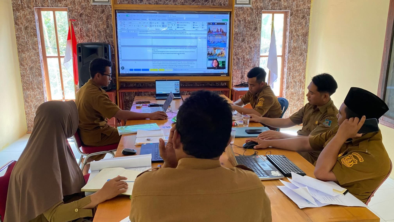 Menuju Desa Anti Korupsi, Pemdes Teluk Kulbi Ikuti Monev Ke-3 Bersama KPK RI secara Virtual