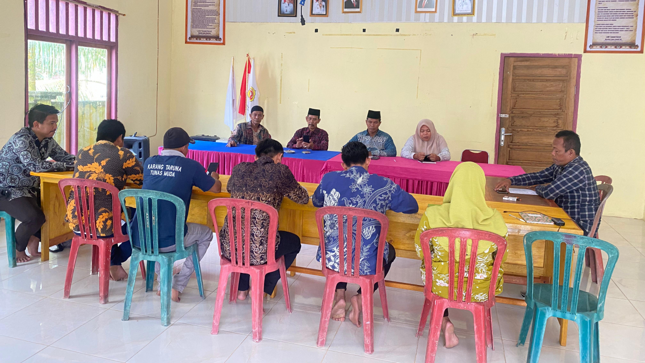 Rapat Penjabaran Perubahan APBDes Tahun 2025 Desa Teluk Kulbi Berjalan Lancar dan Transparan