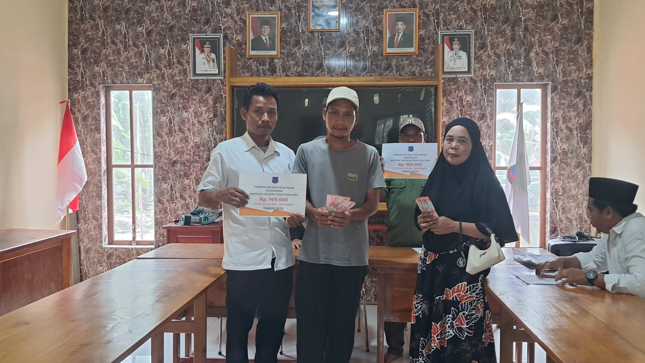 Pemdes Teluk Kulbi Salurkan BLT Dana Desa Tahap III kepada 12 KPM