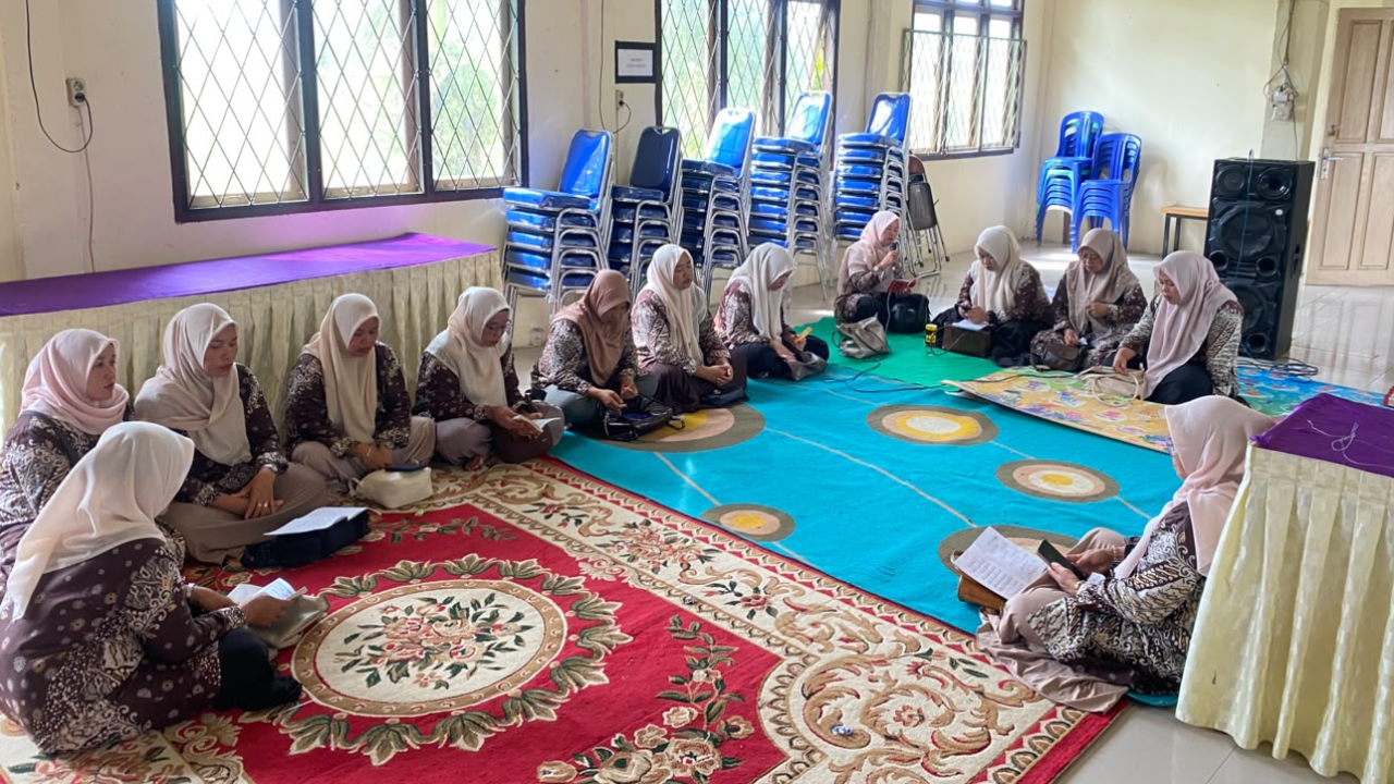 PKK Desa Teluk Kulbi Hadiri Kegiatan Rutin Yasinan PKK Kecamatan Betara