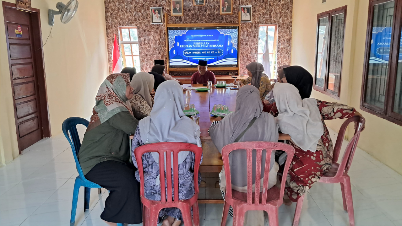 Pemerintah Desa Teluk Kulbi Bersama Muslimat NU Gelar Musyawarah Persiapan Sholawat Bersama HUT RI ke-81