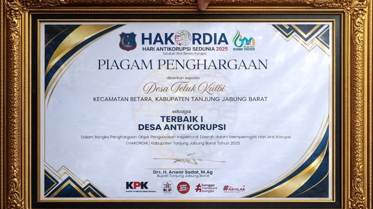 Desa Teluk Kulbi Raih Penghargaan Terbaik I Desa Anti Korupsi pada Peringatan HARKODIA 2025
