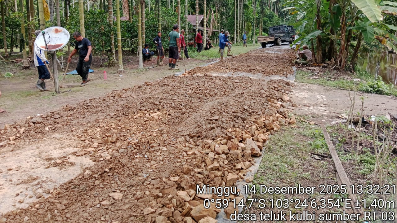 Pengerasan Jalan Sumber Jaya, Akses Warga Makin Mudah