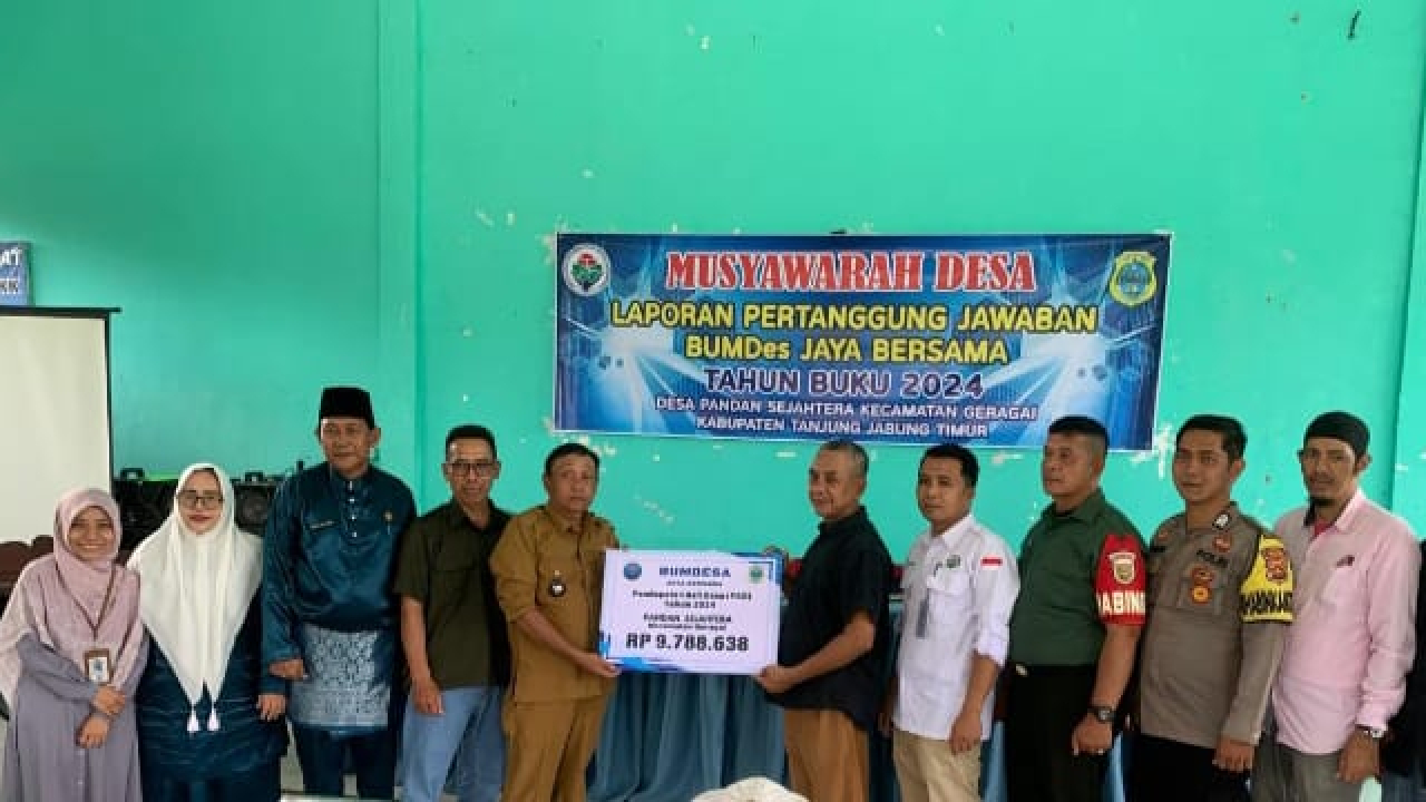 BUMDes Jaya Bersama Serahkan PAD Hampir Rp10 Juta ke Kepala Desa Pandan Sejahtera