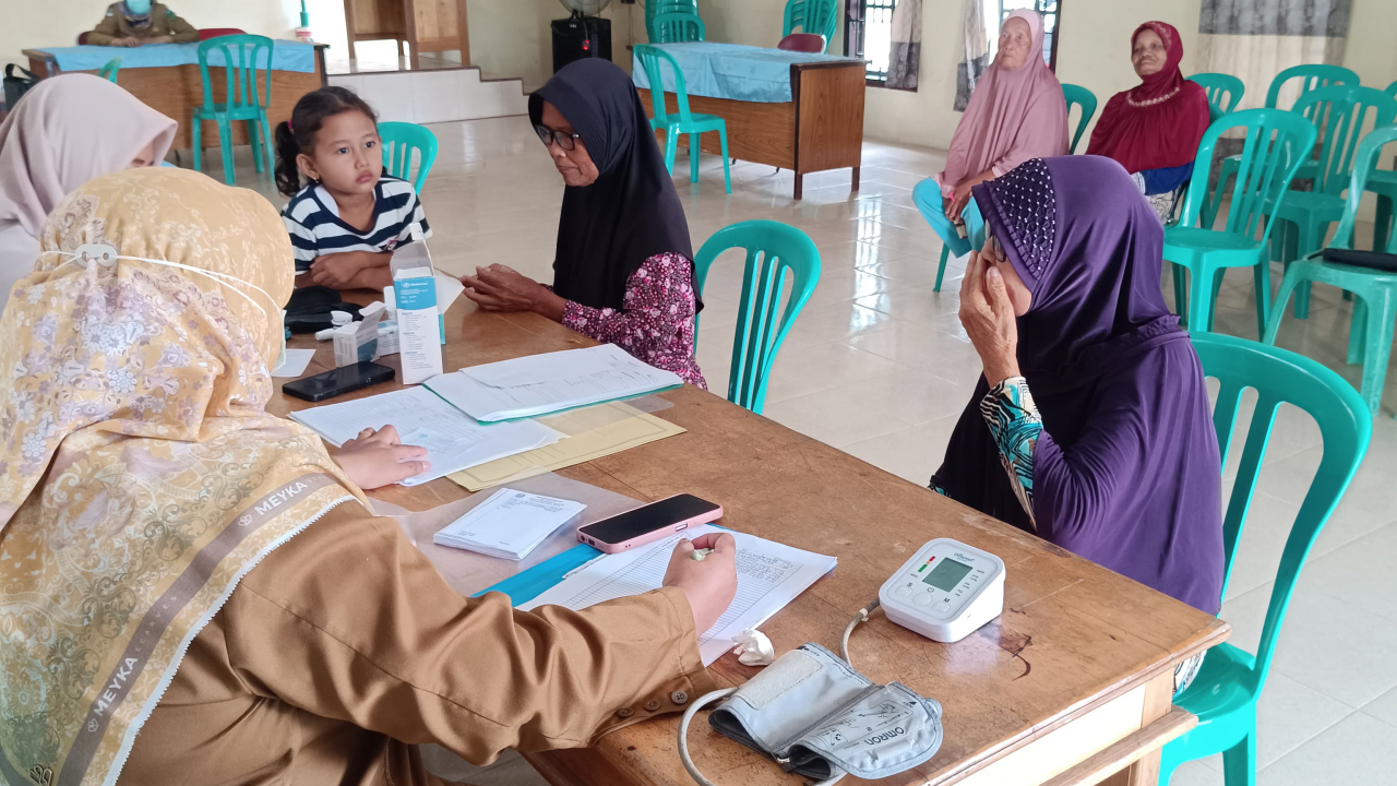 PEMERINTAH DESA SUMBER AGUNG TURUT MENDUKUNG PROGRAM KEGIATAN PEMERIKSAAN KESEHATAN GRATIS OLEH DINAS KESEHATAN  KABUPATEN TEBO