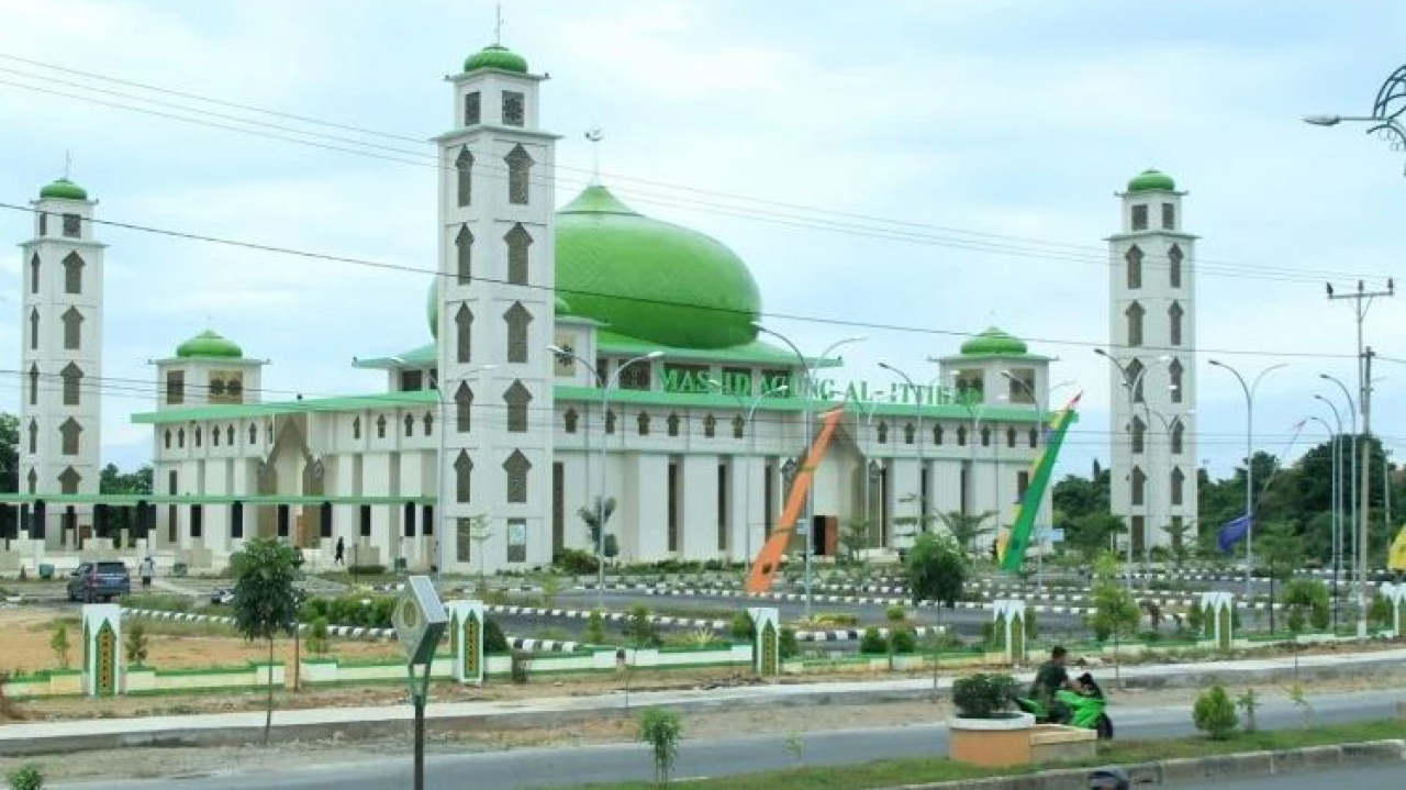 Masjid Agung Al-Ittihad