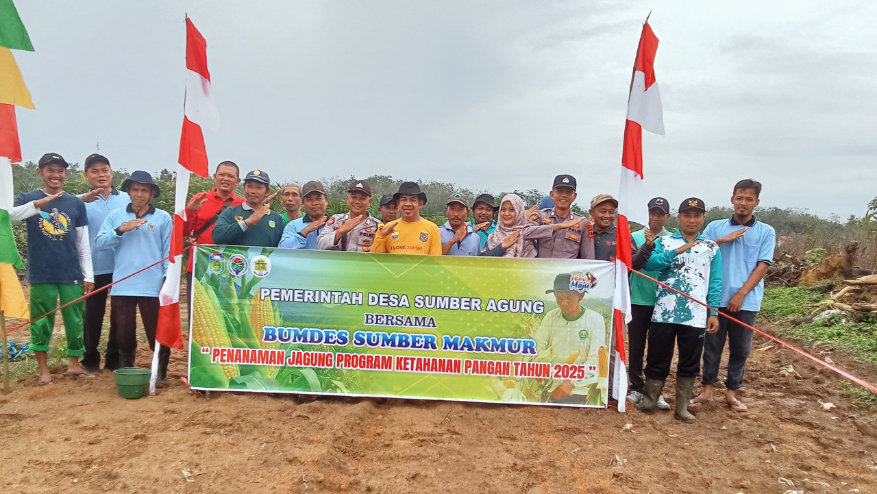 PEMERINTAH DESA SUMBER AGUNG BERSAMA BUMDES SUMBER MAKMUR MELAKSANAKAN PENANAMAN JAGUNG PROGRAM KETAHANAN PANGAN 2025