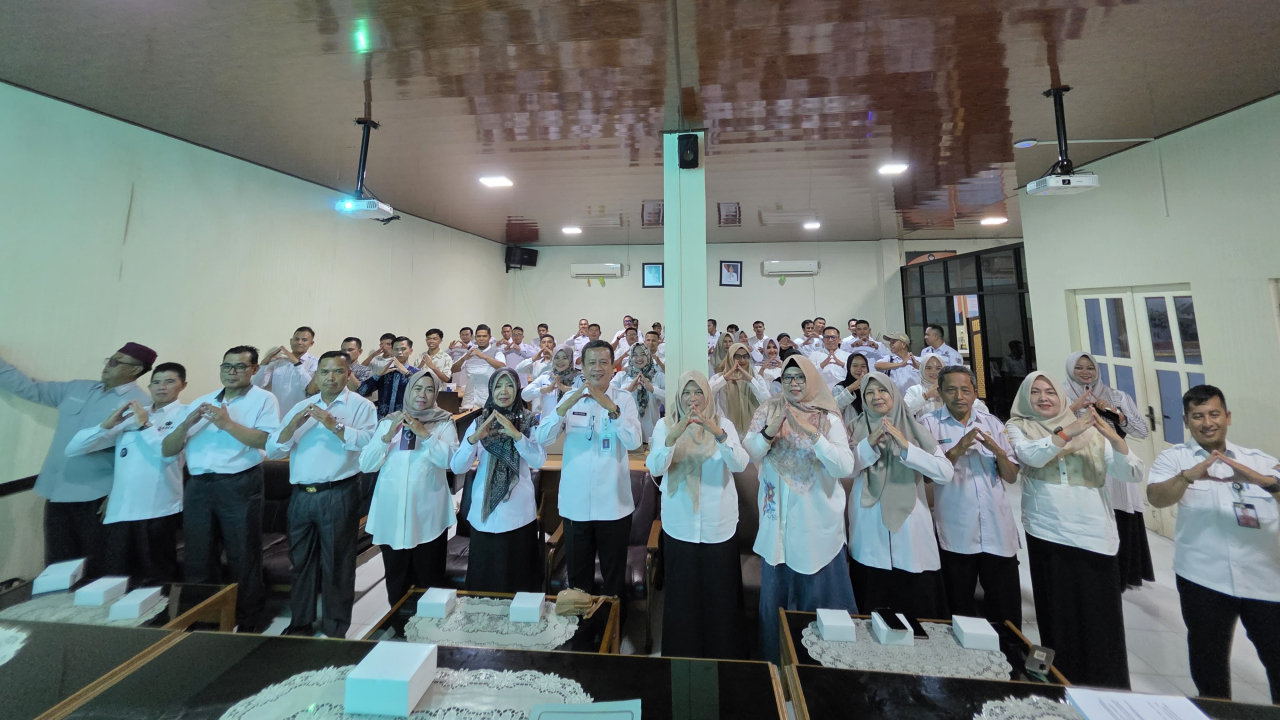 Kepala Desa Simpang Tiga Rawang di dampingi Kasi Kesejahteraan dan Pelayanan Mengikuti Magang Implementasi Aplikasi SRIKANDI bagi Pemerintahan Desa di Dinas Perpustakaan dan Arsip Daerah Provinsi Jambi