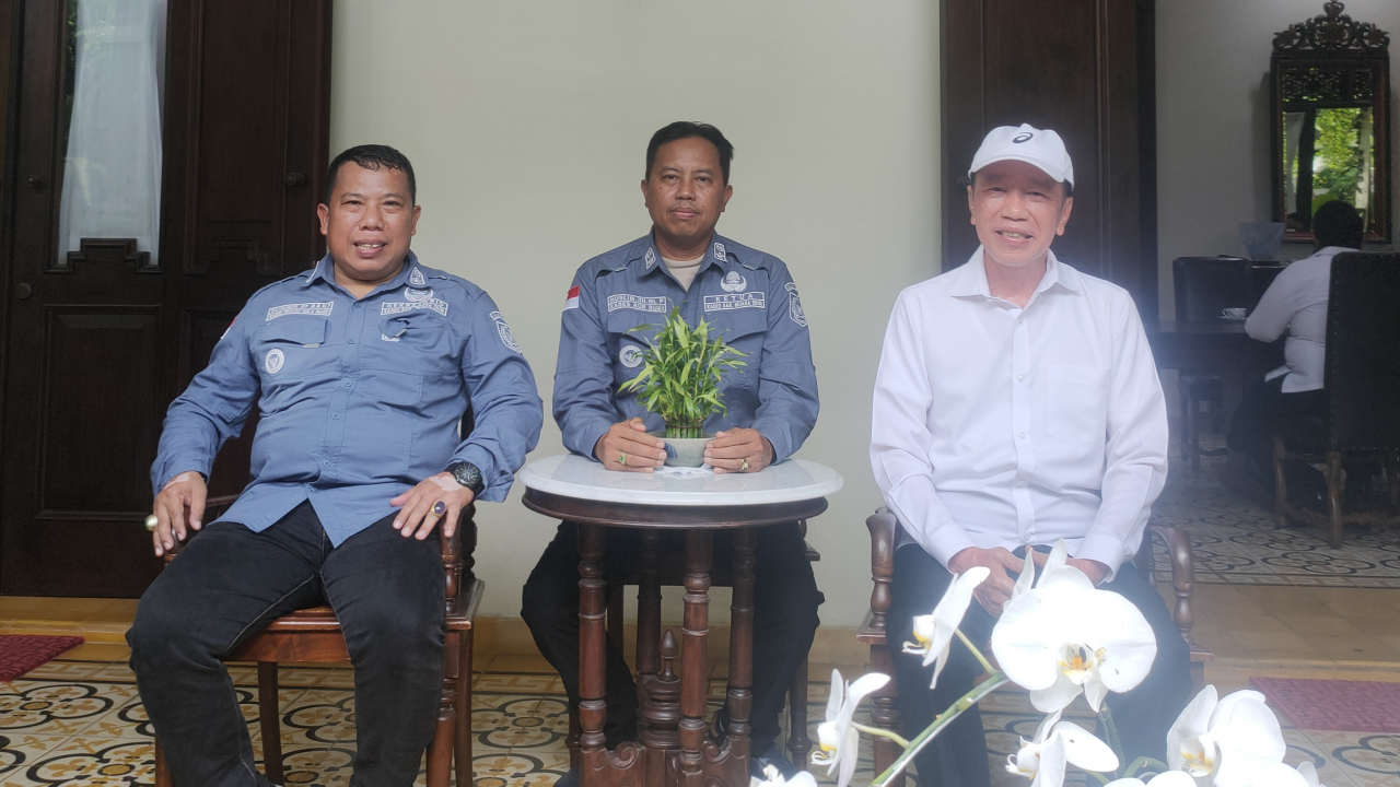 Kades Muara Gula Baru menemui Jokowi dikediamannya