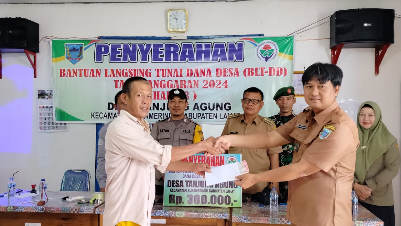 **Penyaluran BLT Dana Desa Tahap III di Desa Tanjung Agung**