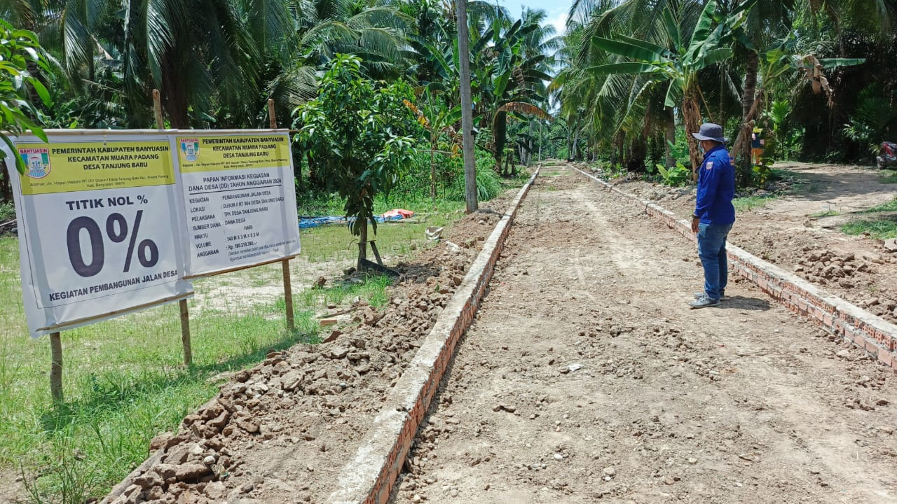 Pembangunan Jalan Pemukiman di Dusun II Sungai Sebando, Desa Tanjung Baru