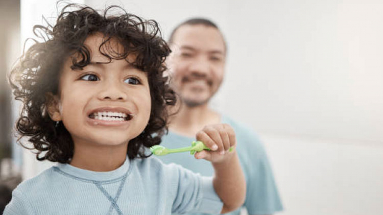 Sikat Gigi Sejak Kecil Hindari Anak dari Penyakit Sistemik