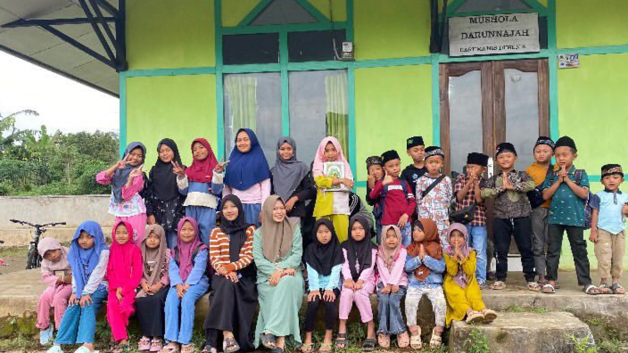 Penguatan Minat Baca Al-Qur'an di Desa Baru Manis melalui Kegiatan Mengaji Bersama