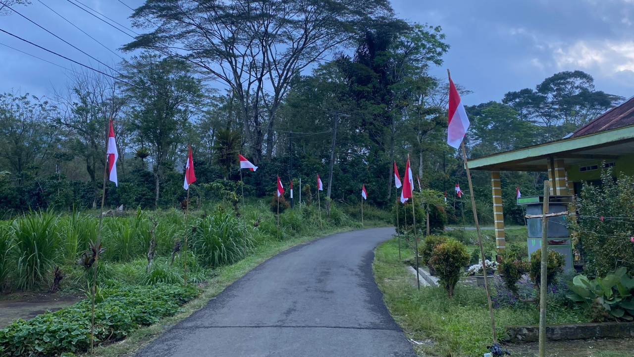 Peringatan HUT RI Ke-80: Pemdes Baru Manis Targetkan Kibarkan 1000 Bendera Merah Putih