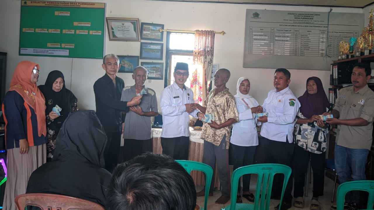 Pemdes Purwodadi Salurkan BLT DD Triwulan III