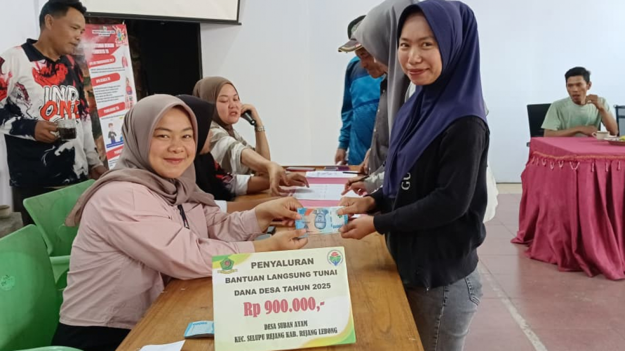 "Sumringah! Wajah KPM Suban Ayam mendapatkan BLT,"