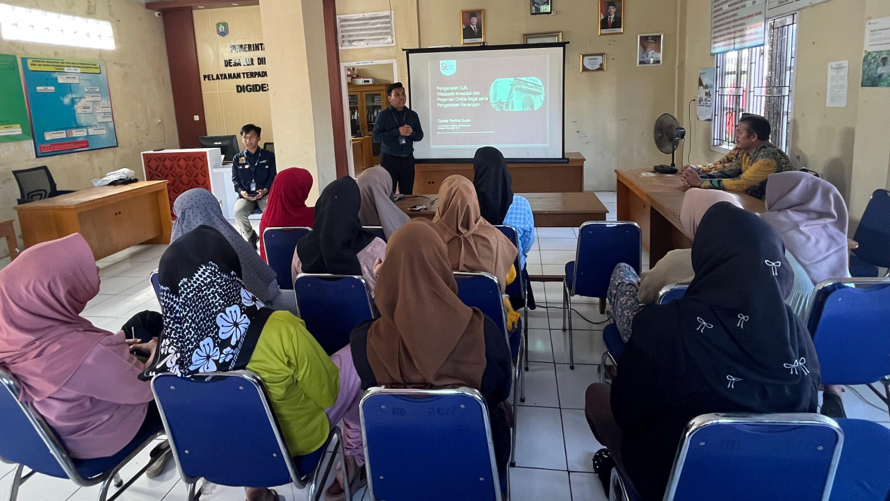 Sosialisasi Orientasi Jasa Keuangan OJK dan Bank Mandiri di Desa Air Dingin