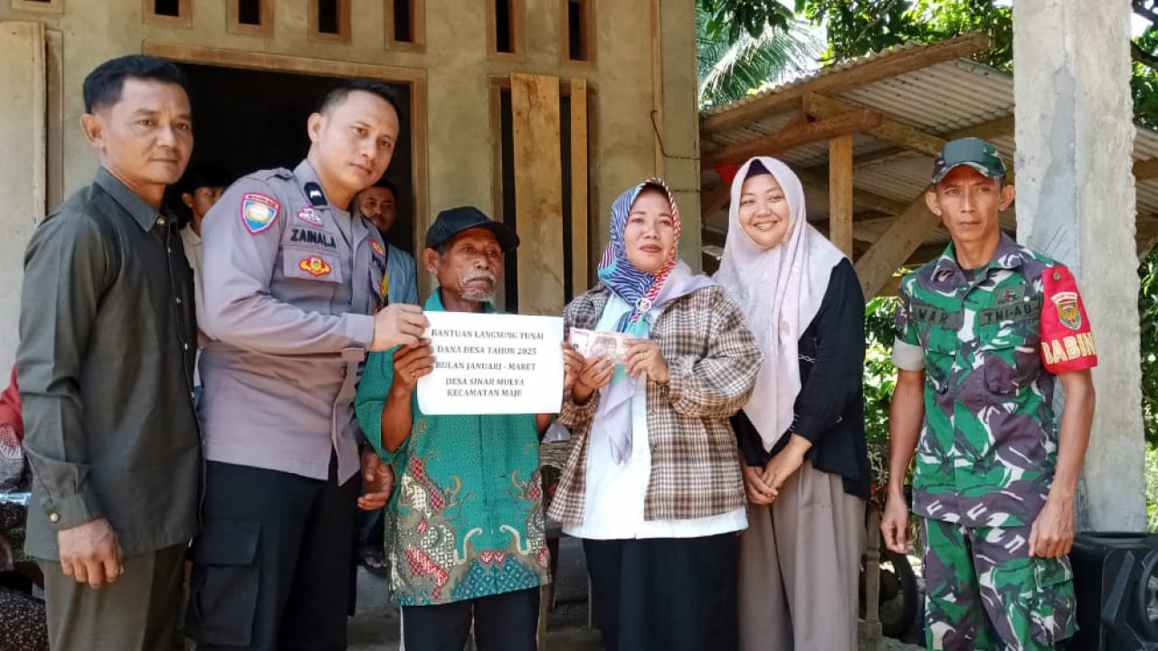 Pemdes Sinar Mulya Salurkan BLT-DD kepada 7 KPM