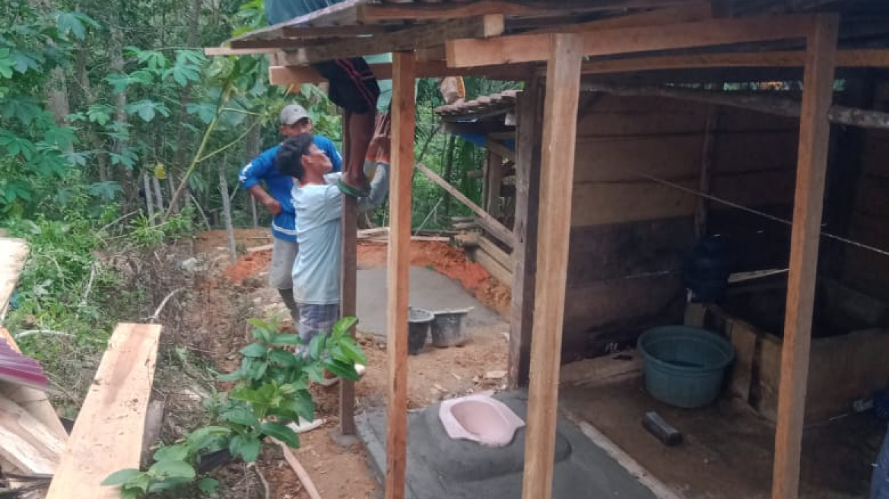 Peningkatan Sanitasi WC di Desa Sinar Mulya dalam Upaya Mewujudkan Lingkungan Sehat dan Mendukung Penurunan Stunting