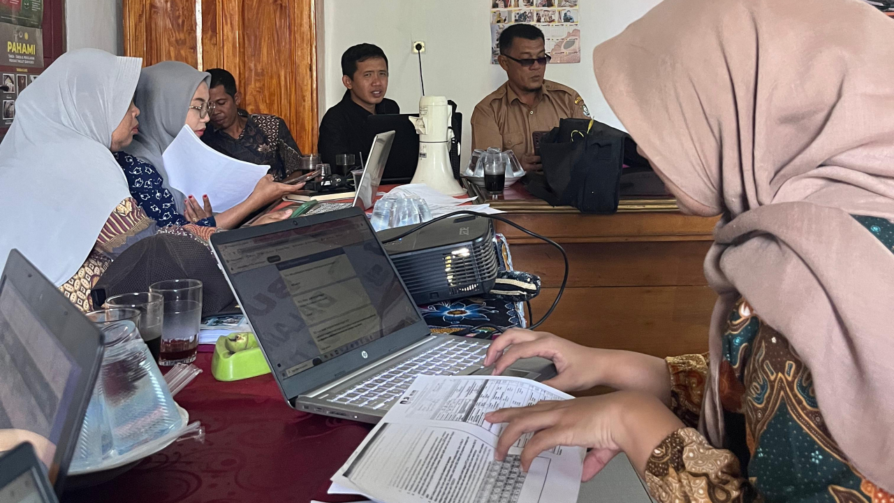 Tim Pembina Desa Cantik BPS Lakukan Pembinaan Pengolahan Data di Desa Tanjung Ganti I