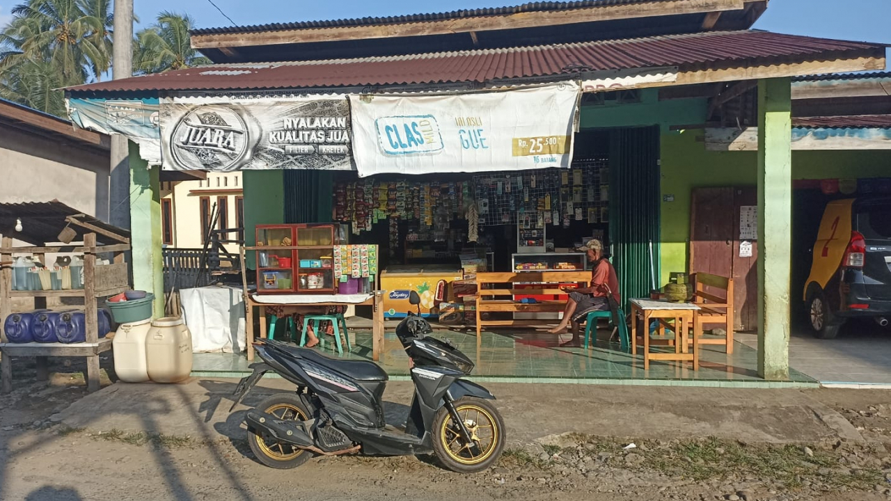 ### Warung Manisan: Titik Cahaya Ekonomi Kerakyatan di Desa Tanjung Ganti I
