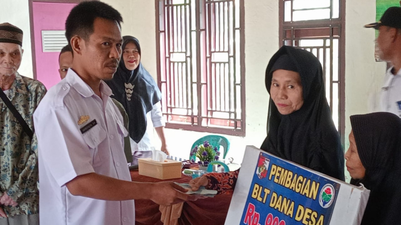 PEMDES DESA NEGERI BATIN JAYA BAGIKAN BLT-DD TRIULAN APRIL-MEI-JUNI TAHUN 2024