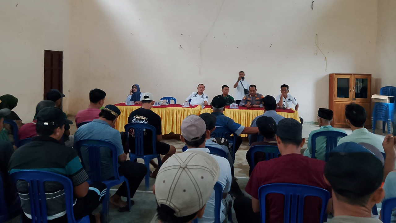 Musyawarah Kelompok Tani Kelapa Pekon Sukajaya Bahas Permasalahan Pencurian Buah Kelapa