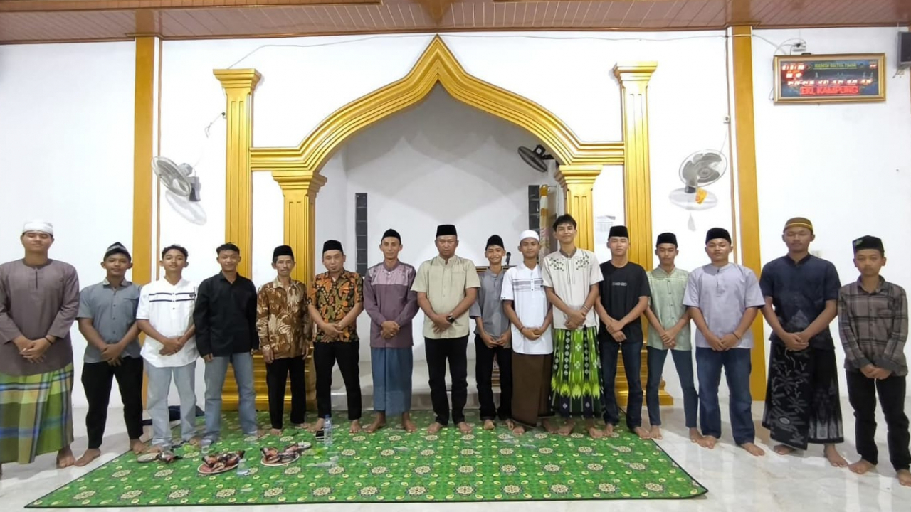 Kepala Kampung Umpu Kencana Hadiri Kegiatan Keagamaan Remaja Masjid Baitul Fajar Dusun 6