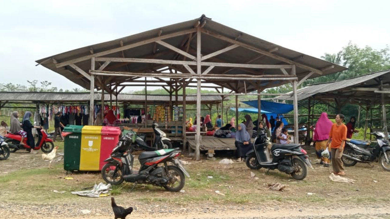 PASAR KMAPUNG UMPU KENCANA