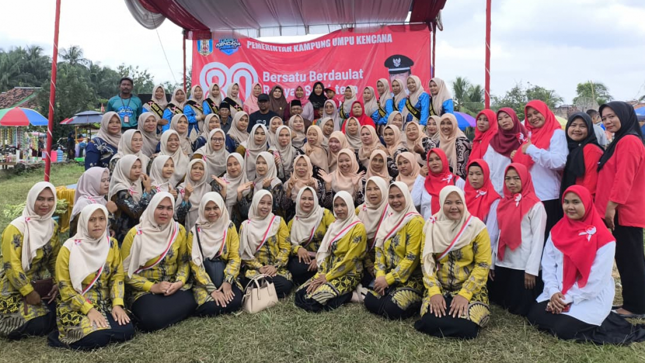 DOKUMENTASI KEGIATAN  LOMBA PADUAN SUARA IBU-IBU HUT RI KE 80 KAMPUNG UMPU KENCANA