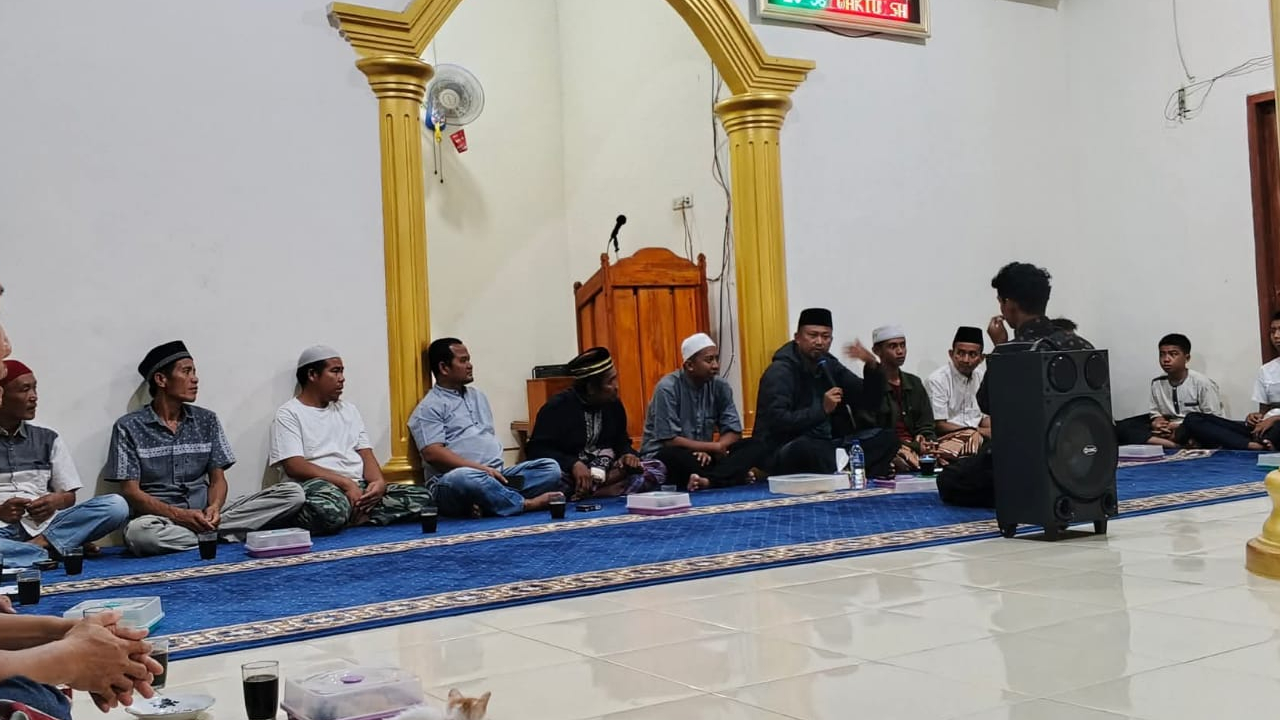 Kepala Kampung Umpu Kencana Hadiri Kegiatan Keagamaan Remaja Islam Masjid (RISMA) Dusun 5
