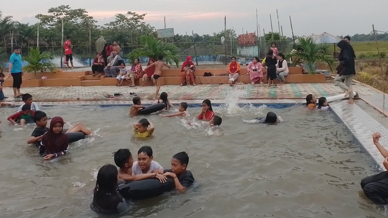 Wisata embung aek gedong Desa Banyuasin