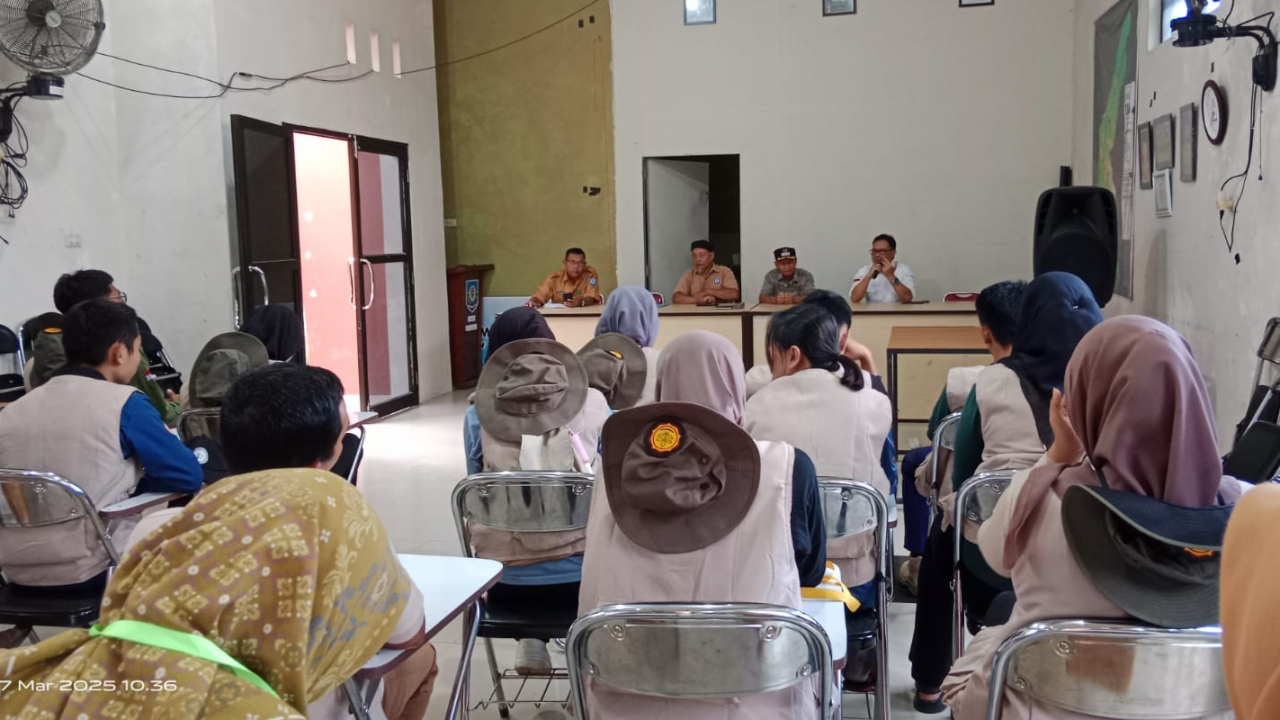 Mahasiswa Polbantan Yogyakarta Magelang Bersilaturahmi dengan Perangkat Desa Gadung
