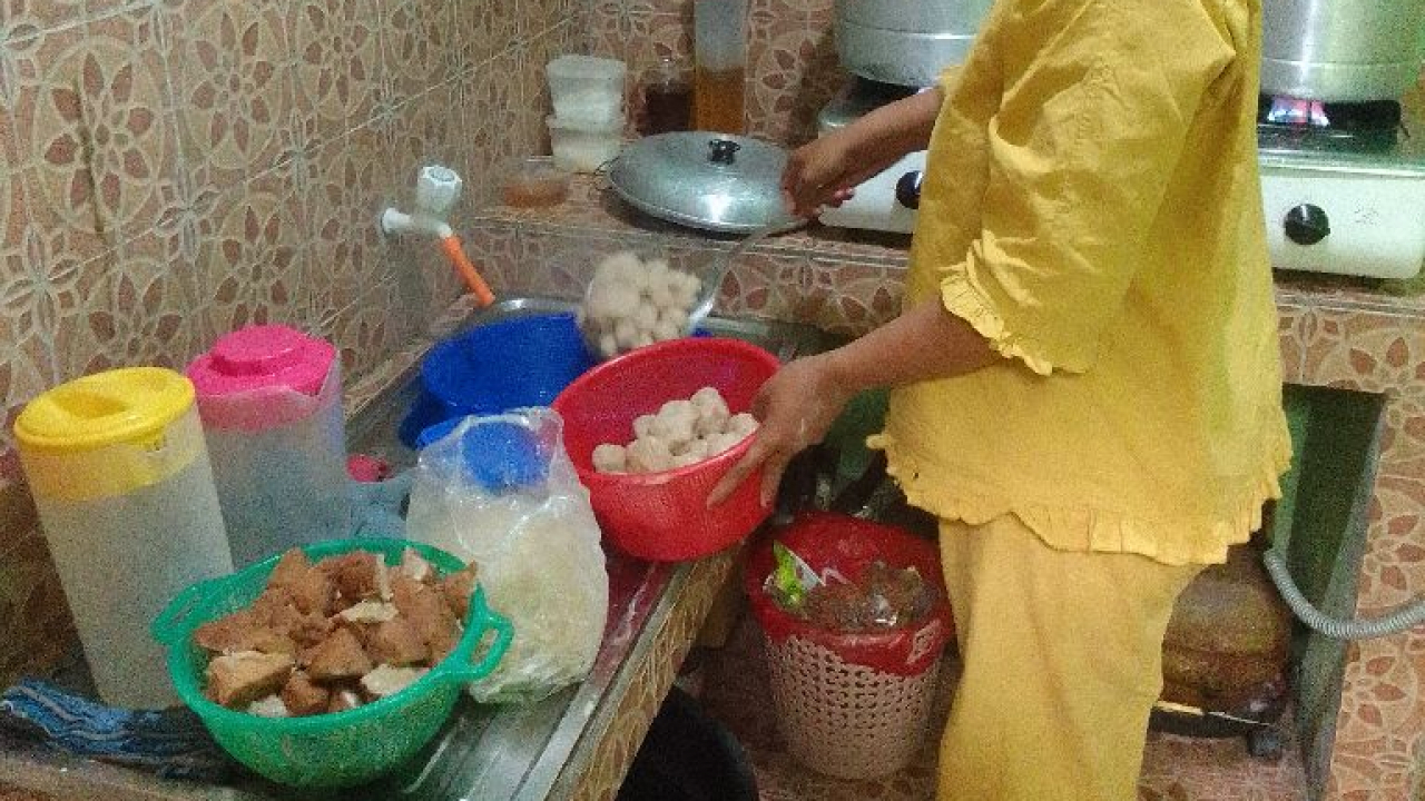 Jualan Makanan (Melati)