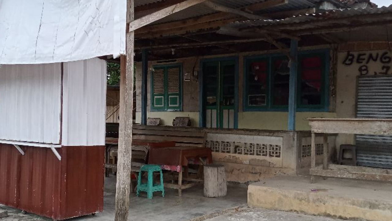 Jualan Bakso dan Roti Destri