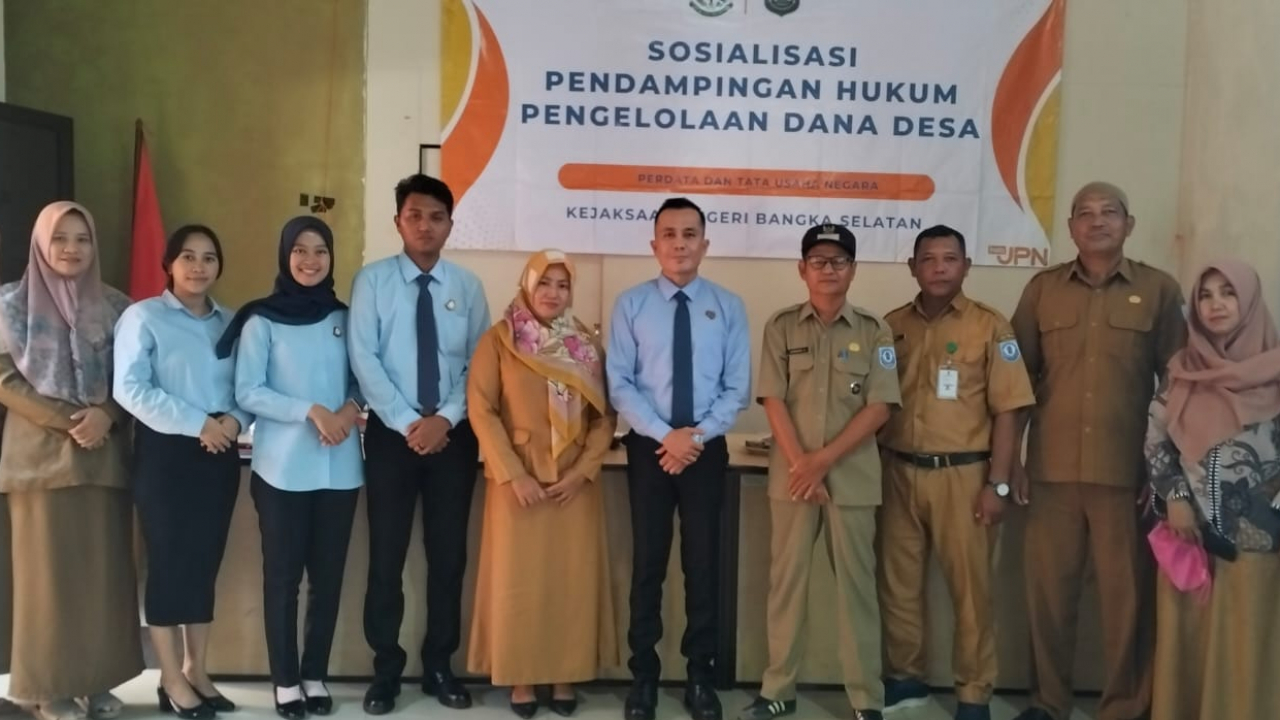 Sosialisasi Pendampingan Hukum Pengelolaan Dana Desa di Desa Gadung