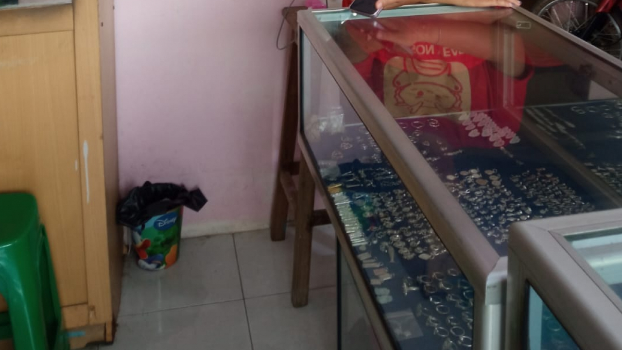 TOKO PERAK YI EN
