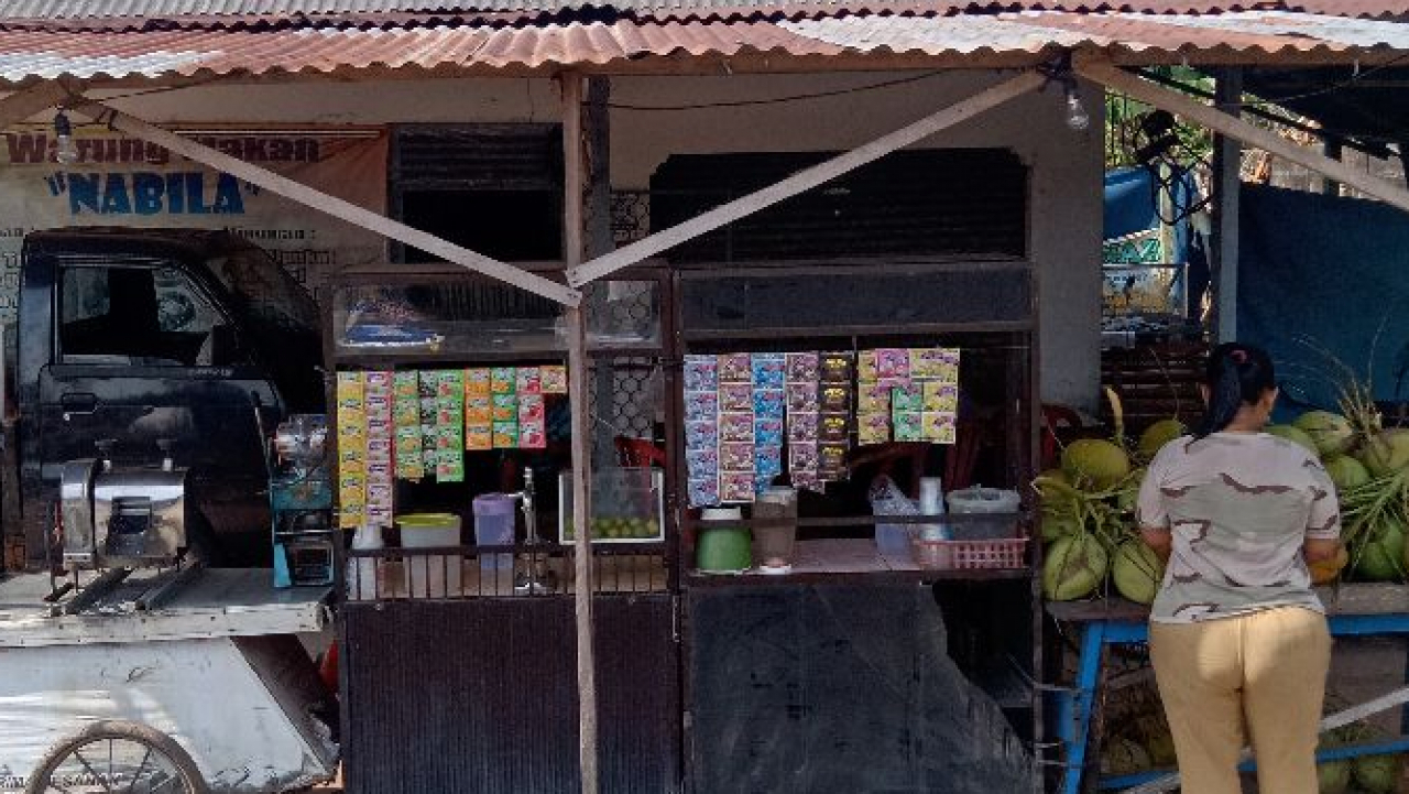 Jualan aneka es amitul istikhomah
