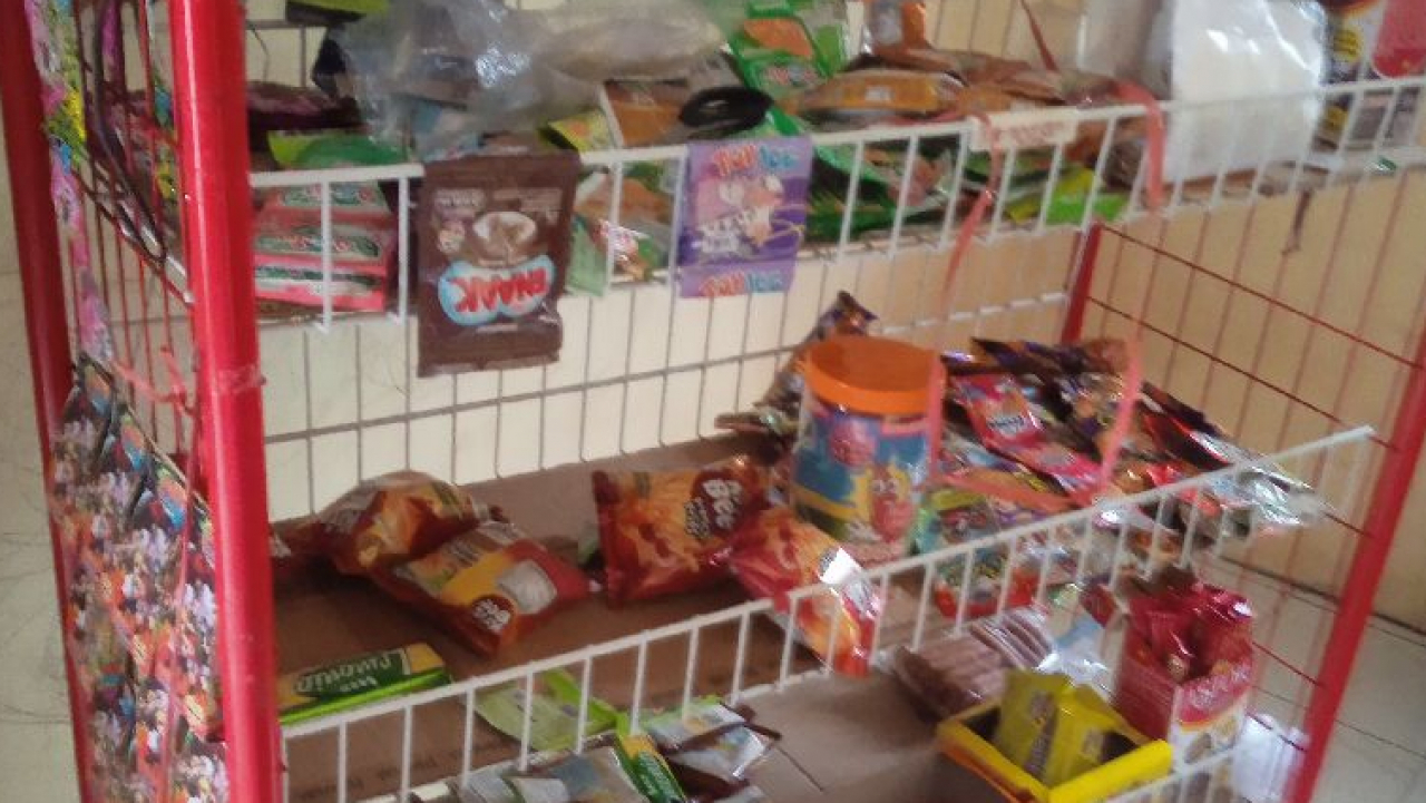 Aneka Kue dan Cemilan Suratmi
